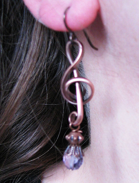 Sm. Treble Clef Earring with Stone